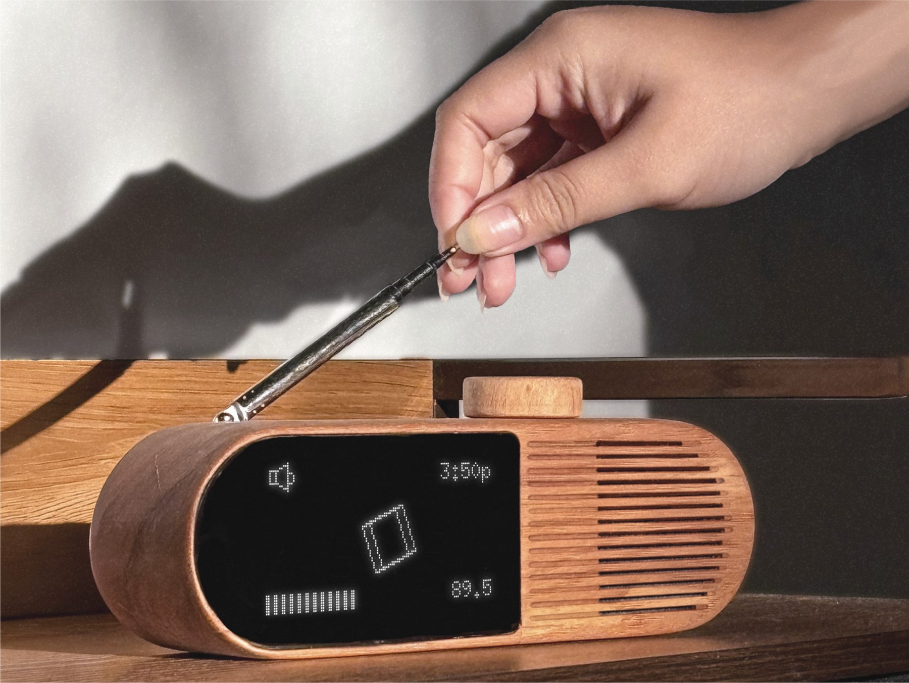 DAWN clock radio product key shot