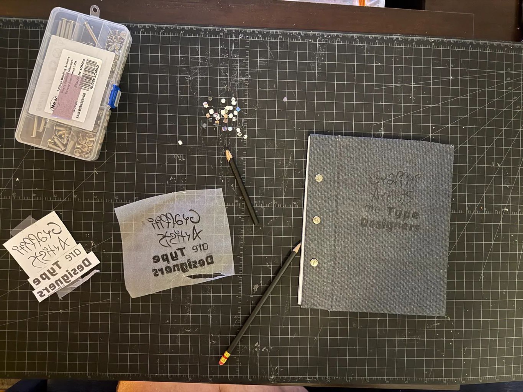 Binding detail — industrial screw-post binding